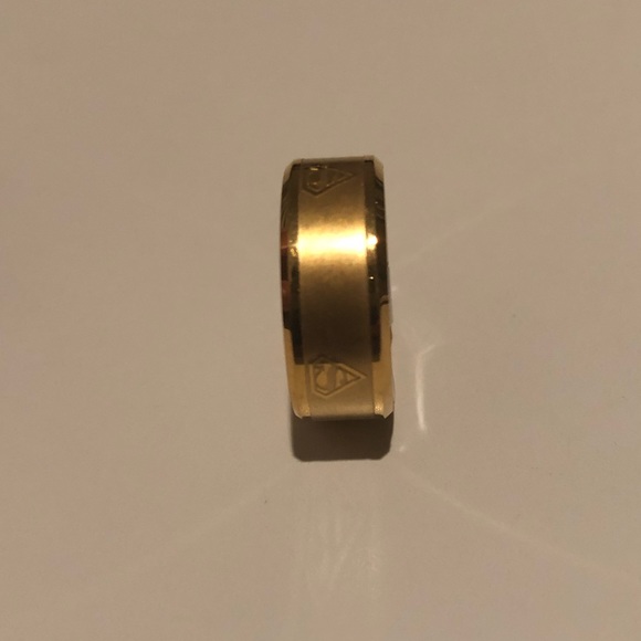 Superman Stainless Steel Gold Titanium Band Ring - Picture 4 of 7
